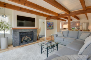 North Conway Townhome with Private Hot Tub and Deck!